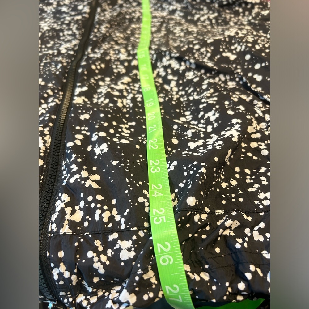 Fabletics Oversized Flyweight Zipper Nylon Windbr… - image 7